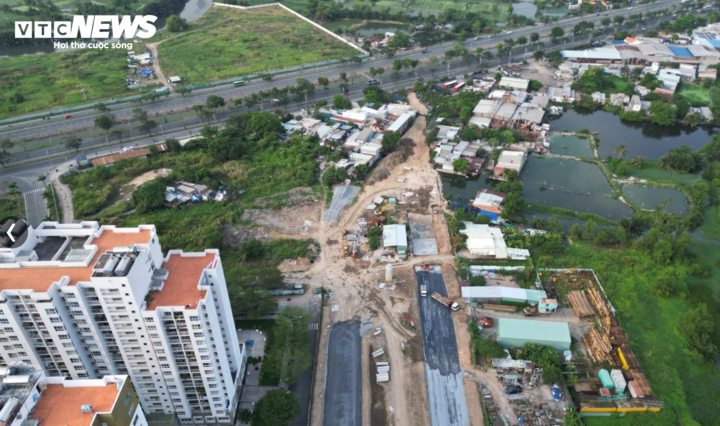 Đường Nguyễn Văn Linh (huyện Bình Chánh).