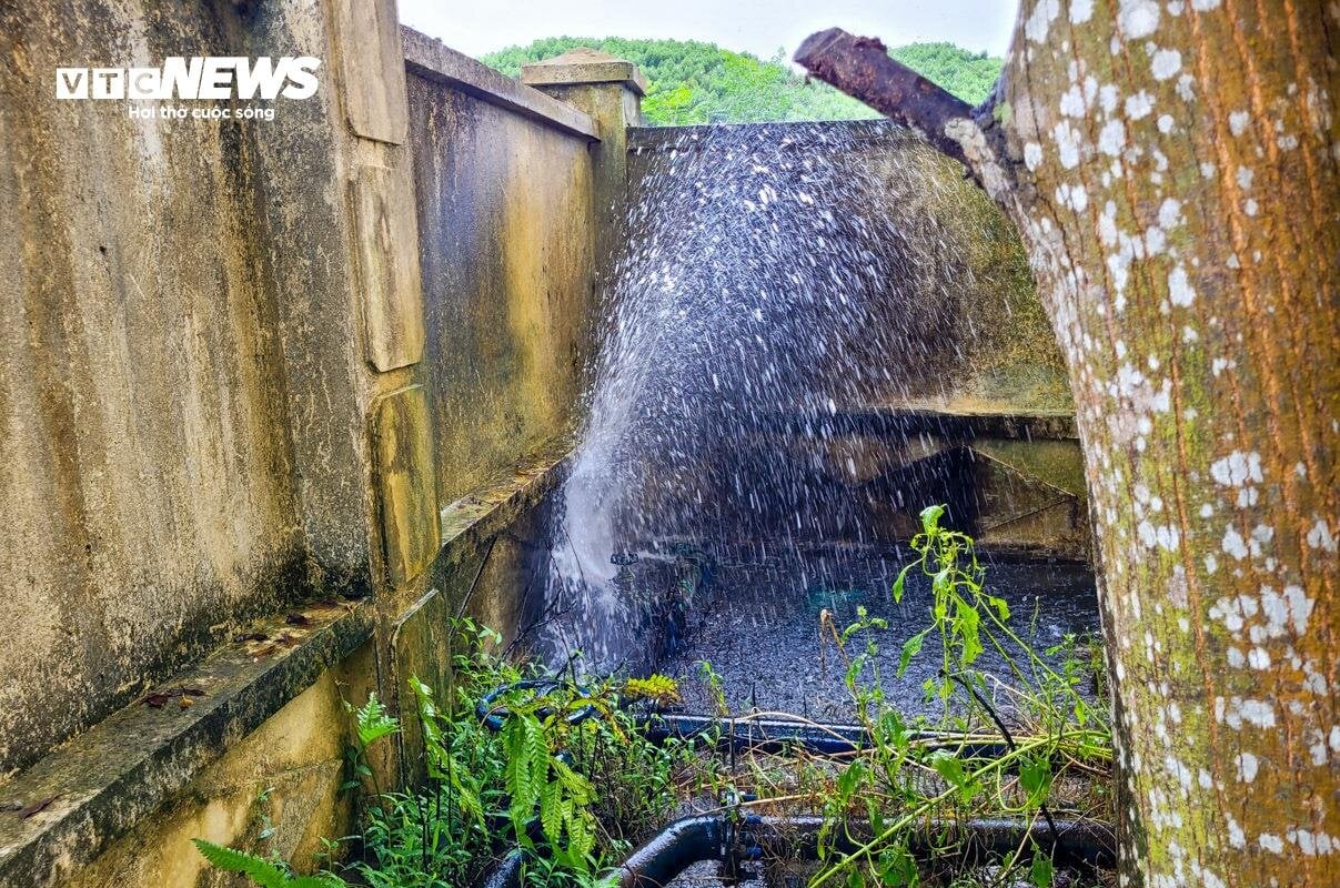 Hàng trăm hộ dân Hà Tĩnh ‘chịu khát’ bên nhà máy nước tiền tỷ bỏ hoang - 7