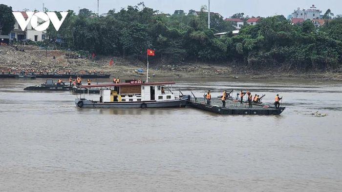 Bên cạnh đó, Lữ đoàn 249 cũng tiến hành các giải pháp gia cố về mặt kỹ thuật để đảm bảo an toàn khi vận hành cầu phao.