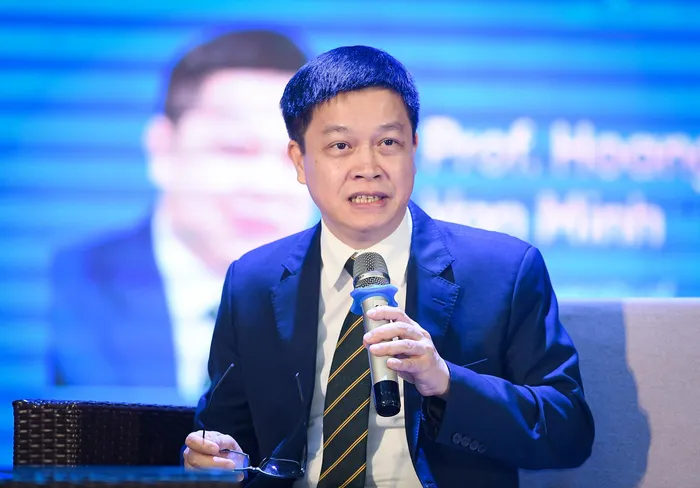 GS Hoàng Văn Minh chia sẻ thông tin tại Hội thảo InnovaConnect với chủ đề “Phòng chống tác hại của thuốc lá mới: Bằng chứng khoa học và kinh nghiệm tại Việt Nam và trên thế giới