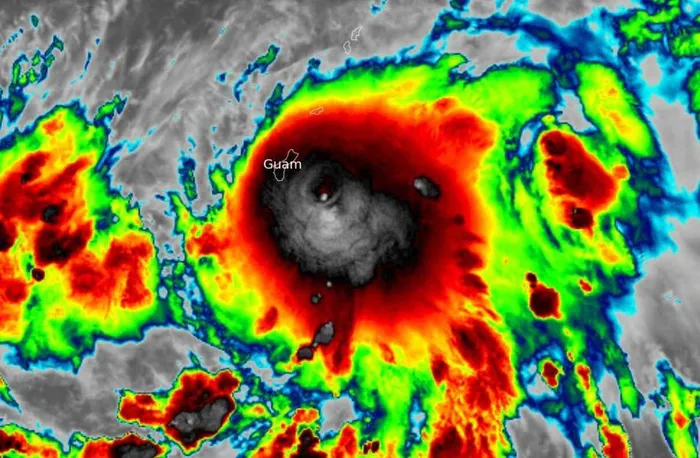 Bão Bebinca dự kiến sẽ mạnh lên khi di chuyển về phía tây bắc. (Ảnh: Met Office Storms).