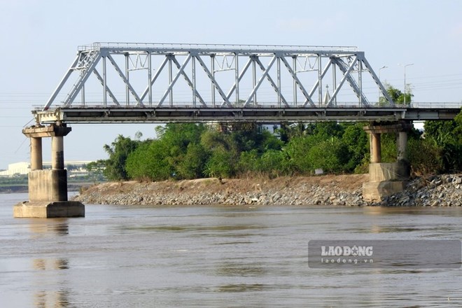 Huyện gặp khó vì cầu Phong Châu sập, 2 cầu khác đang sửa